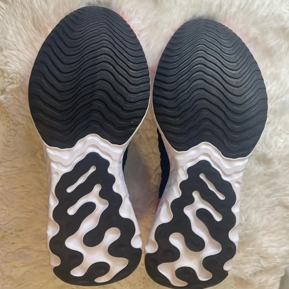 Nike React Phantom Run Flyknit 2 Black Bright Crimson Women’s Size 10 - Picture 12 of 15